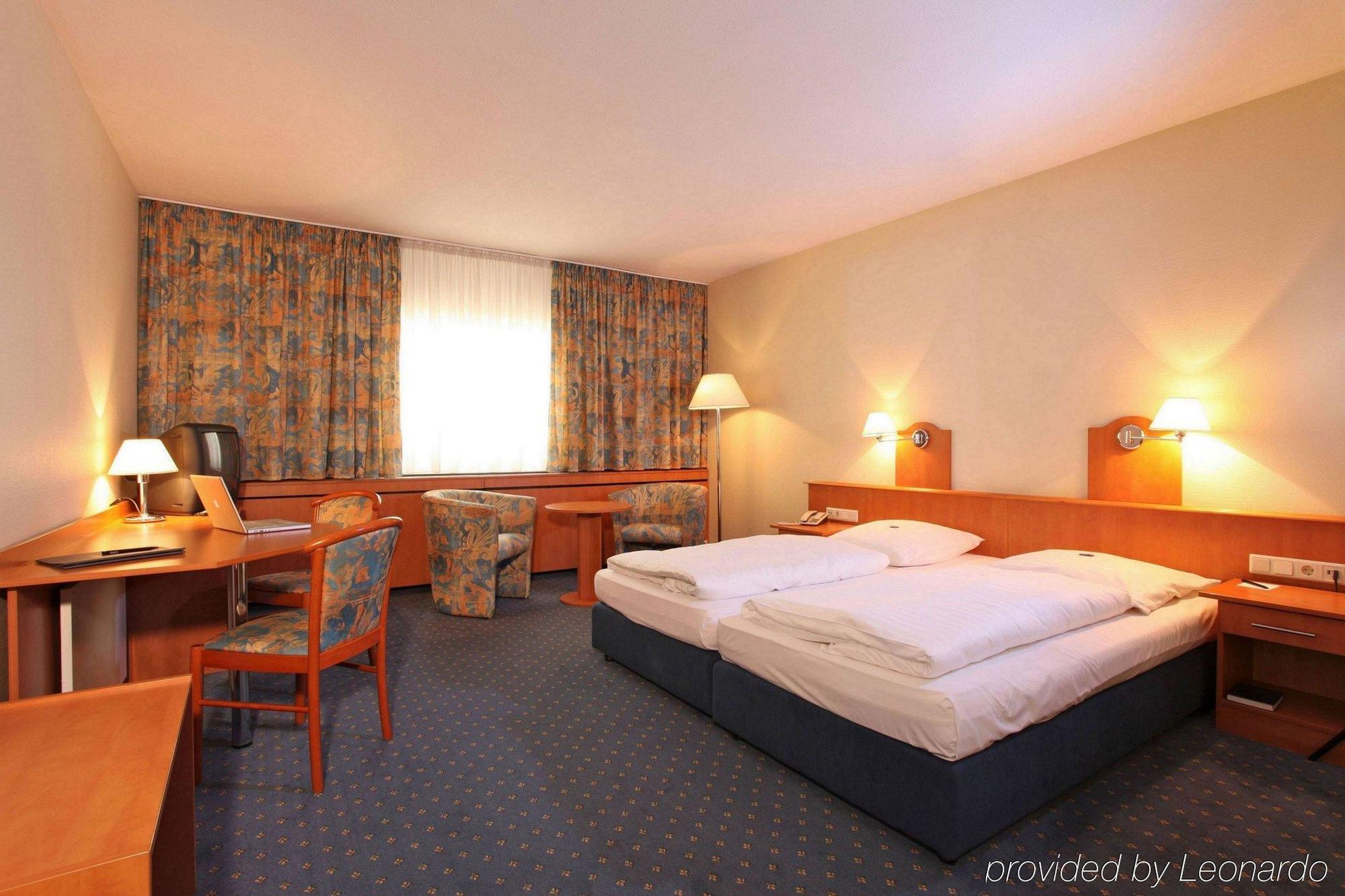 Tulip Inn Ludwigshafen City Zimmer foto